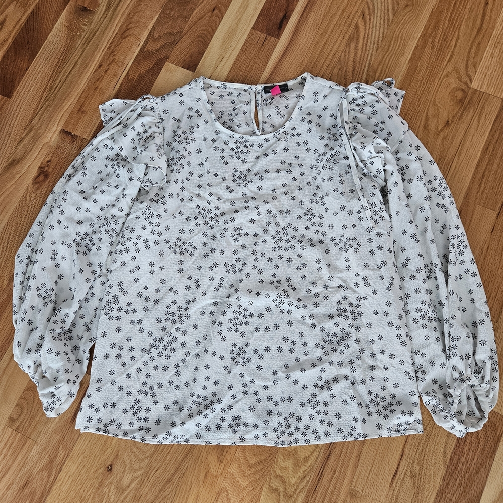 Vince Camuto White + Black Floral Print Blouse